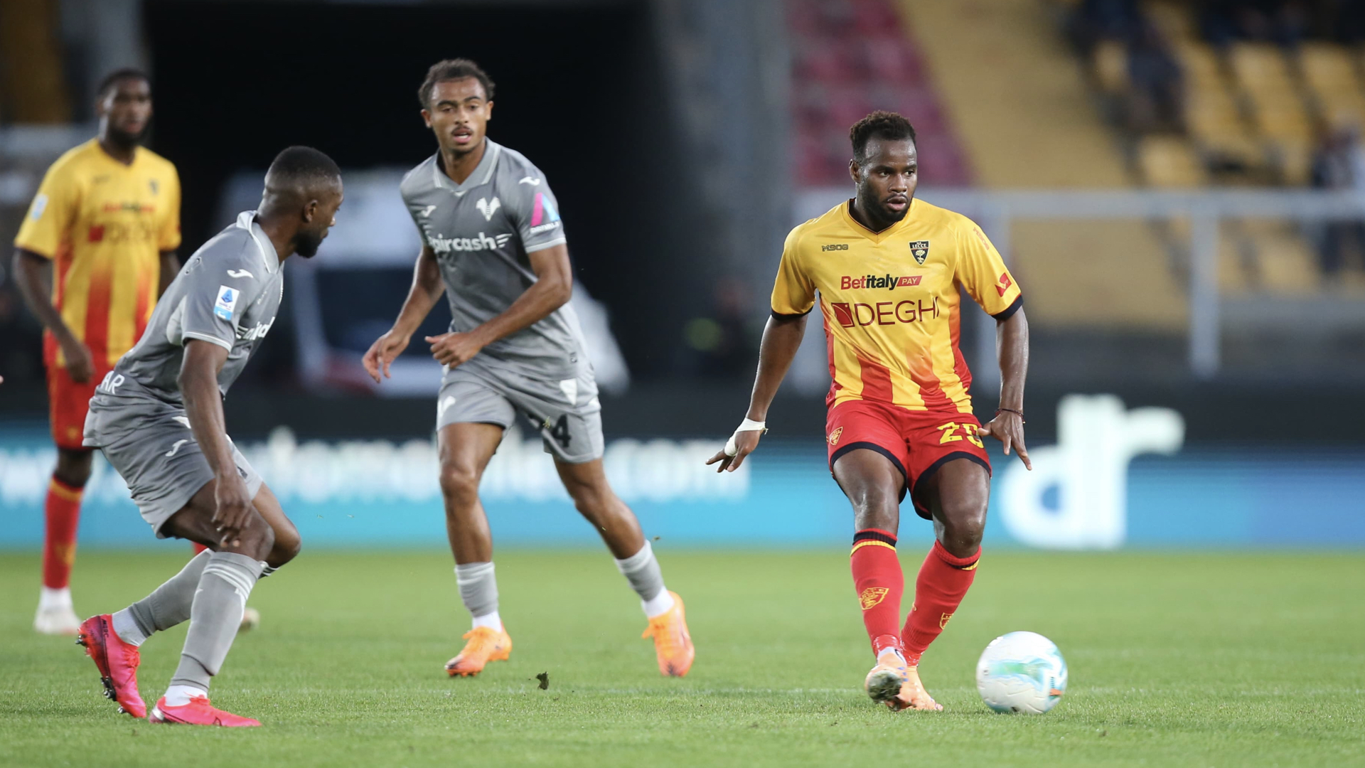 Lecce-Hellas Verona 0-0