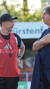Il direttore Trinchera con la squadra in Austria