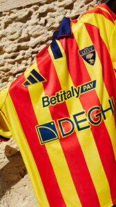 U.S. Lecce e adidas presentano il nuovo Home Kit